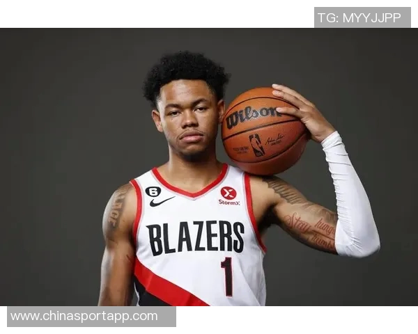 豪泽赞安芬尼西蒙斯状态火热期待他在场上大展身手