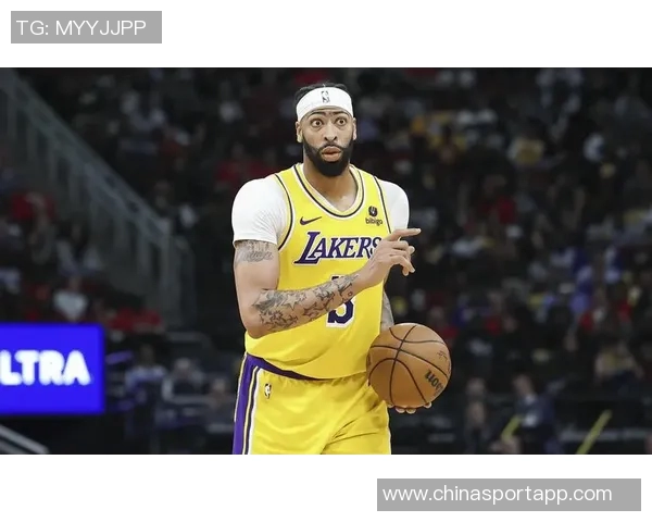 健康浓眉表现惊艳场均盖帽领跑全联盟篮板数据稳居前列