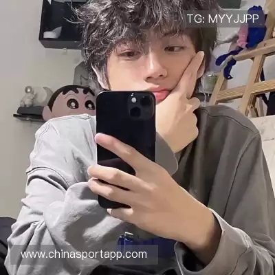 滑凤默